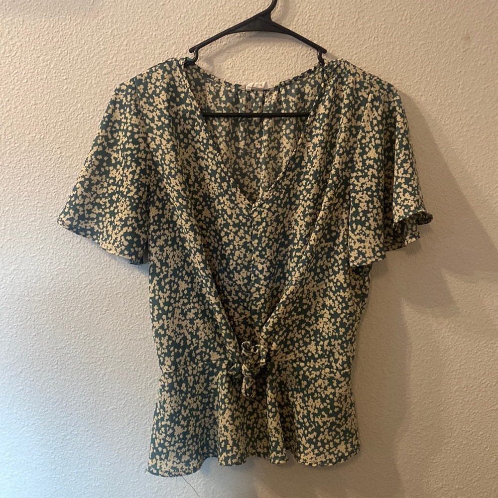Sienna Sky floral peplum top size medium